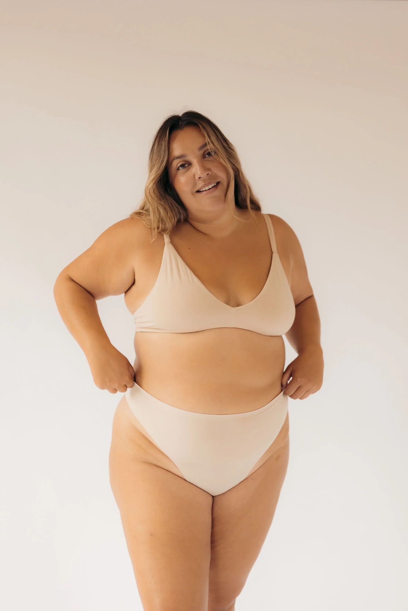 Seamless High Rise Thong - Image 3