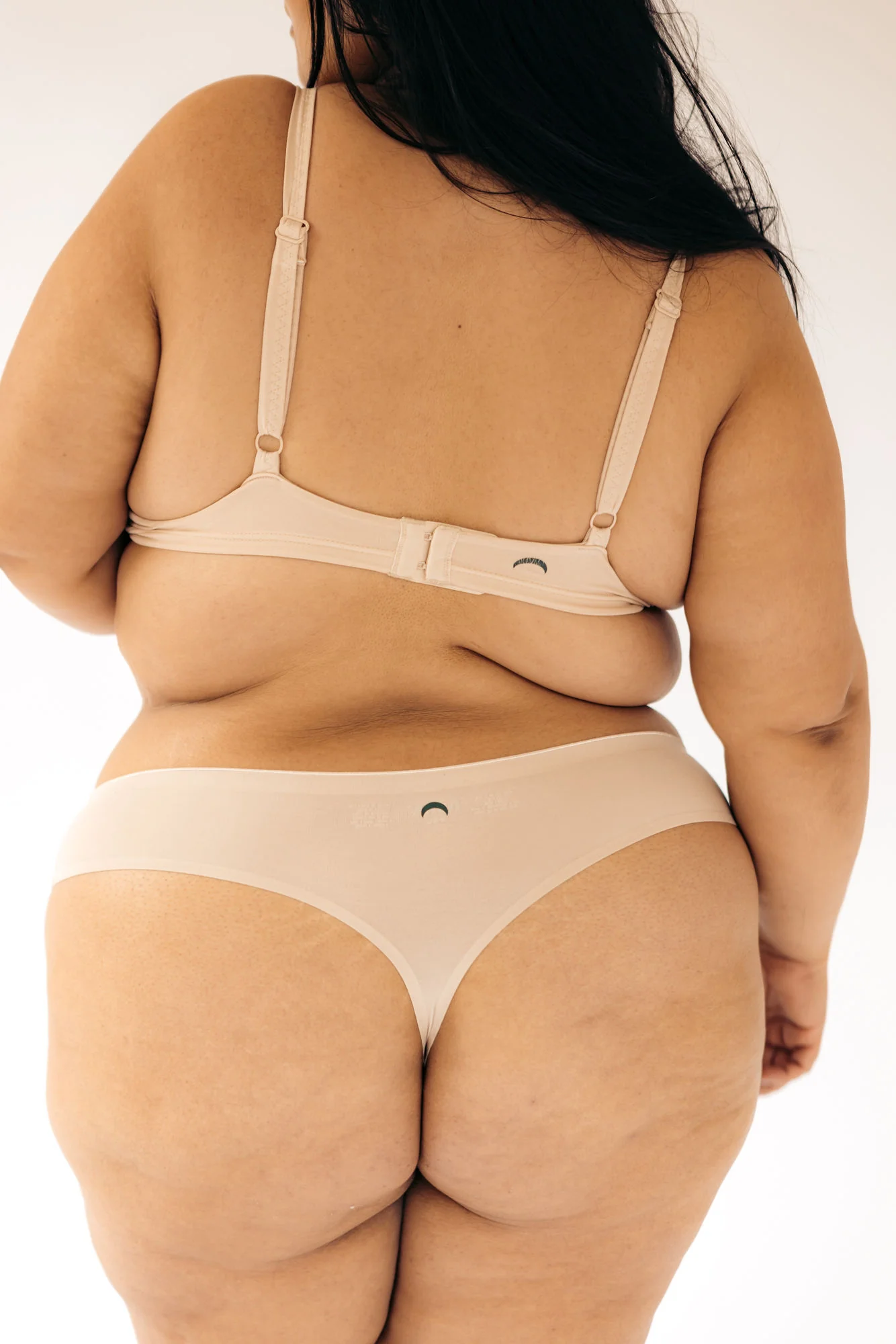 Seamless Low-Mid Rise Thong - Image 6