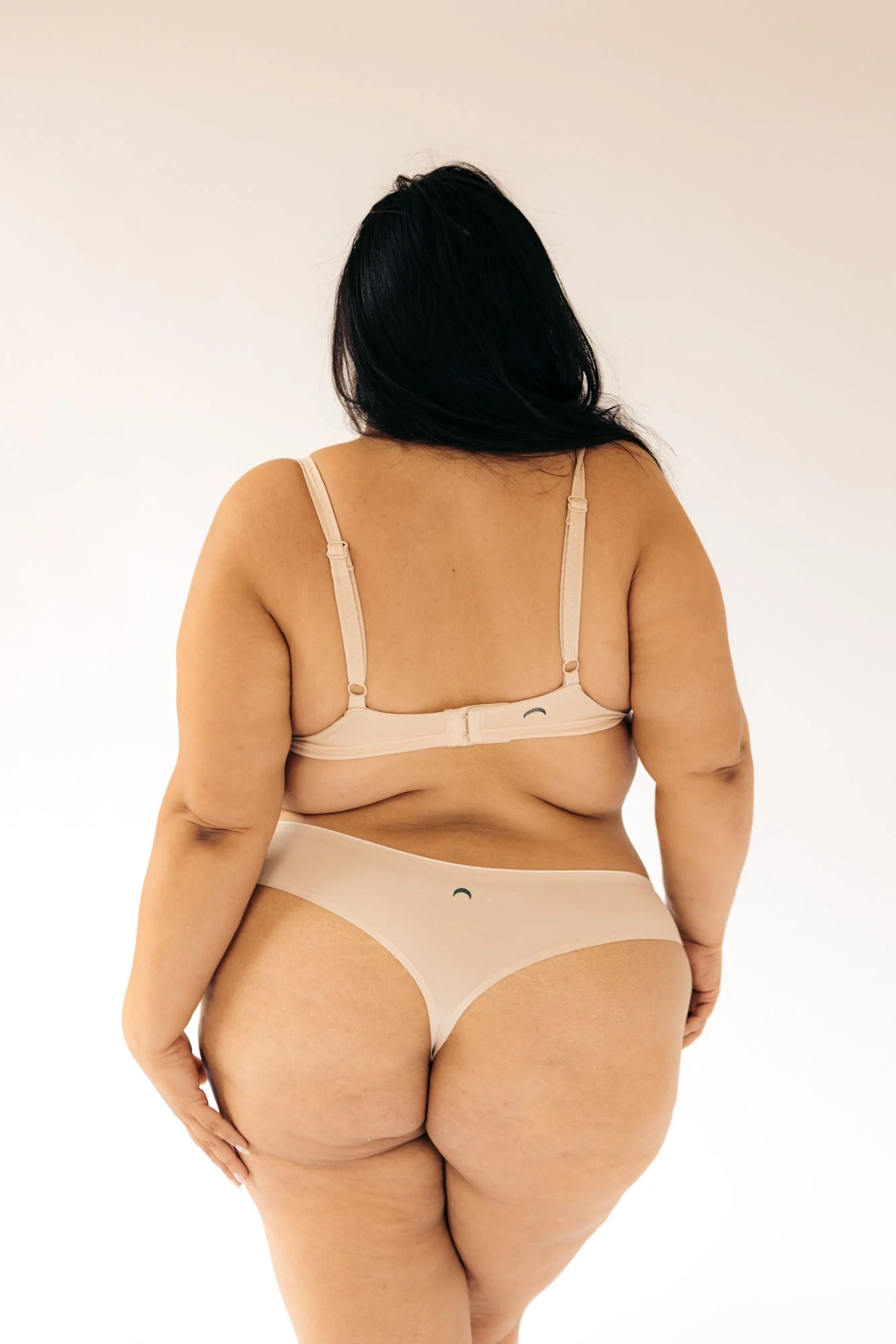 Seamless Low-Mid Rise Thong - Image 7