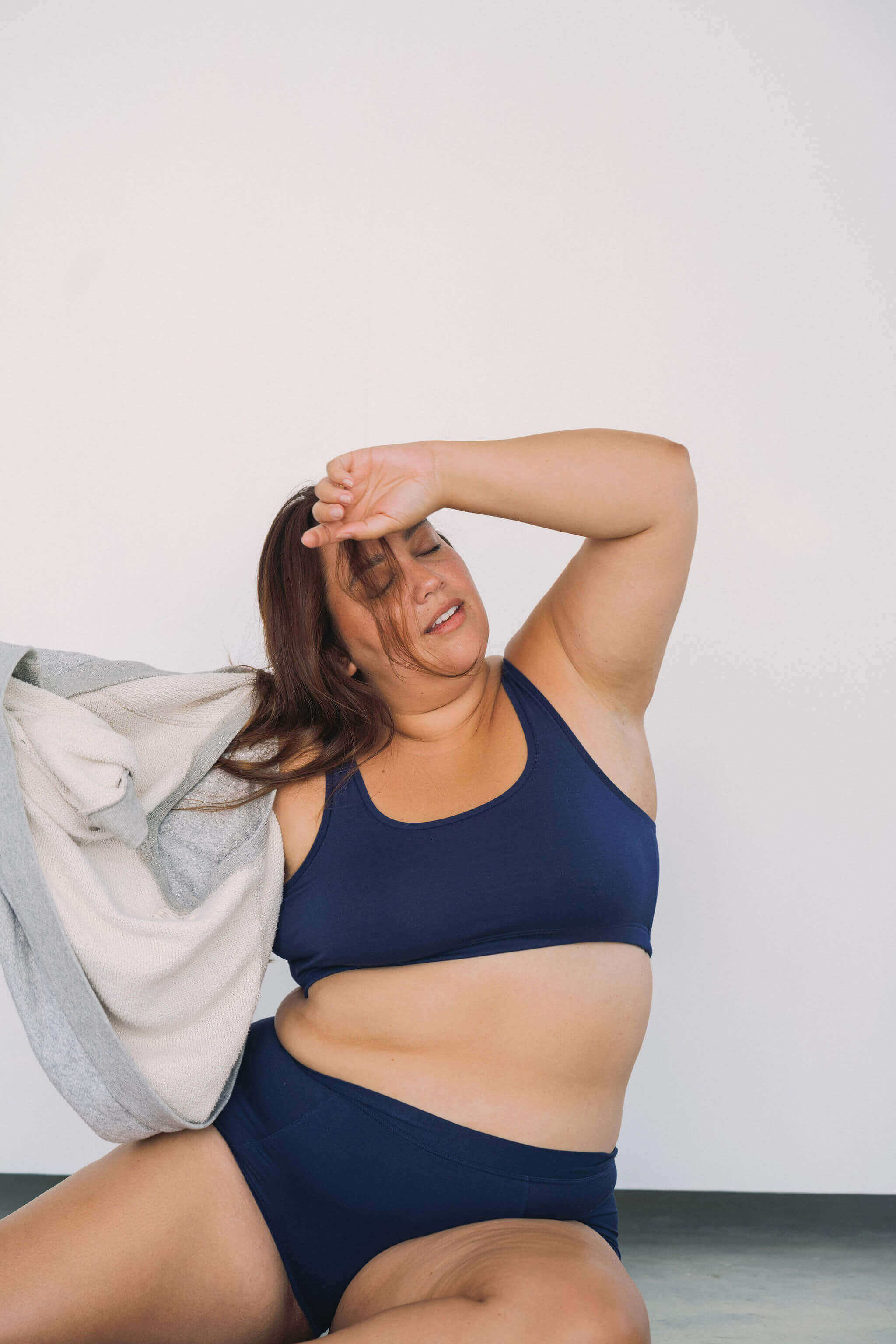 Sporty Bralette - Image 11