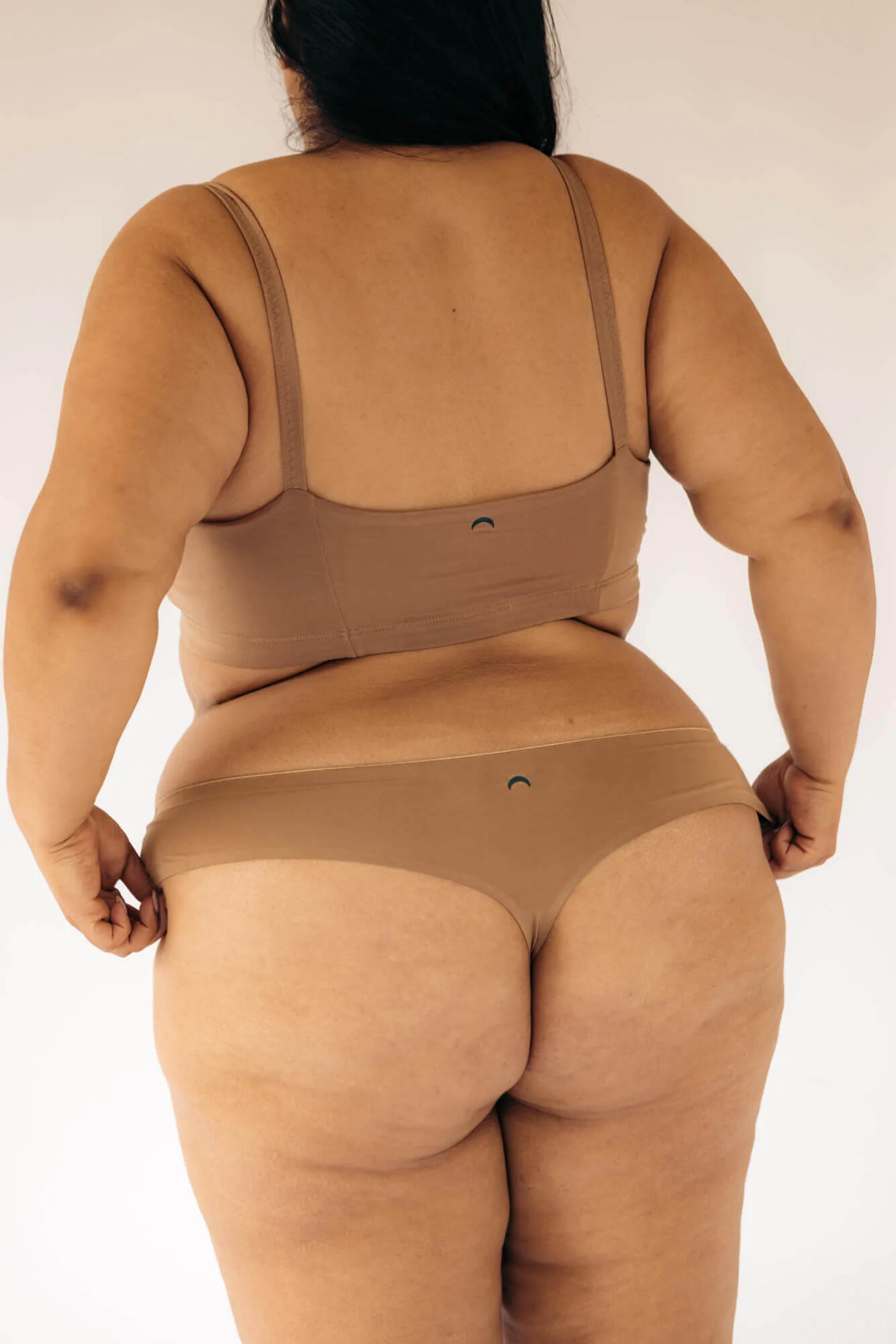 Seamless Low-Mid Rise Thong - Image 5
